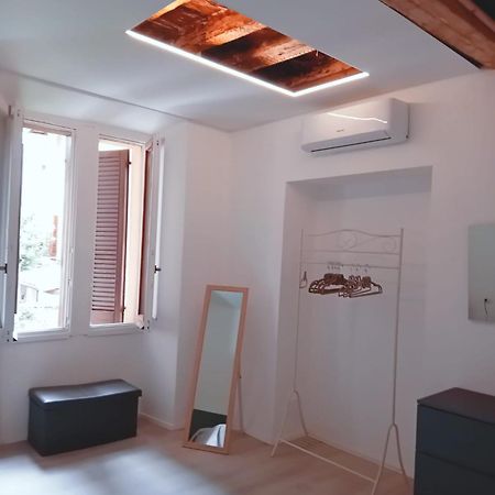 History Luxury Central Apartment By Revenue House Como Exterior foto