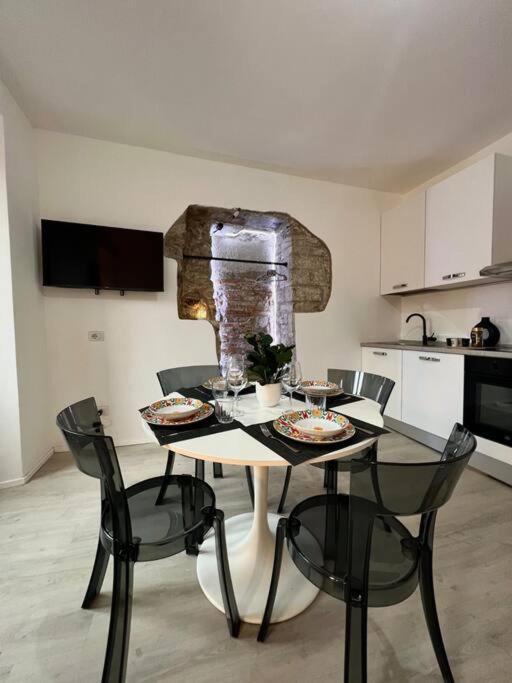 History Luxury Central Apartment By Revenue House Como Exterior foto