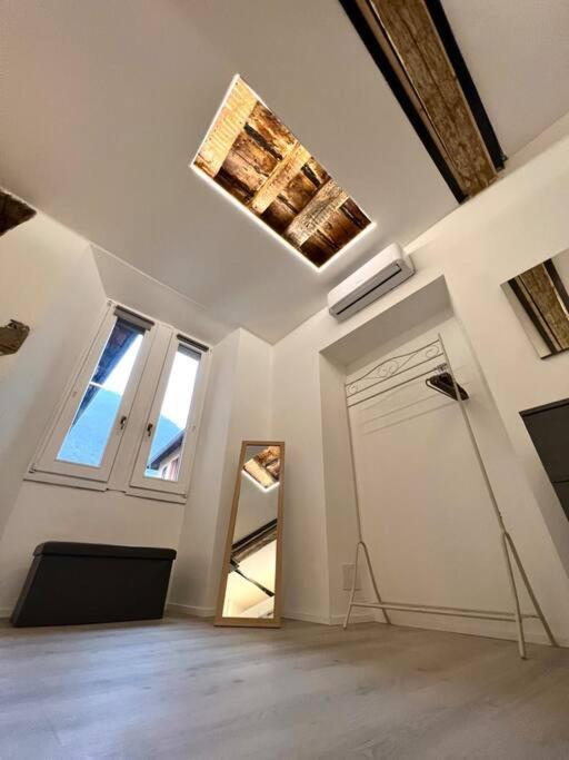 History Luxury Central Apartment By Revenue House Como Exterior foto
