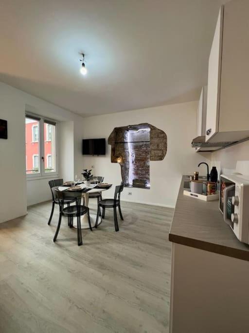 History Luxury Central Apartment By Revenue House Como Exterior foto