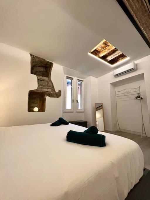 History Luxury Central Apartment By Revenue House Como Exterior foto