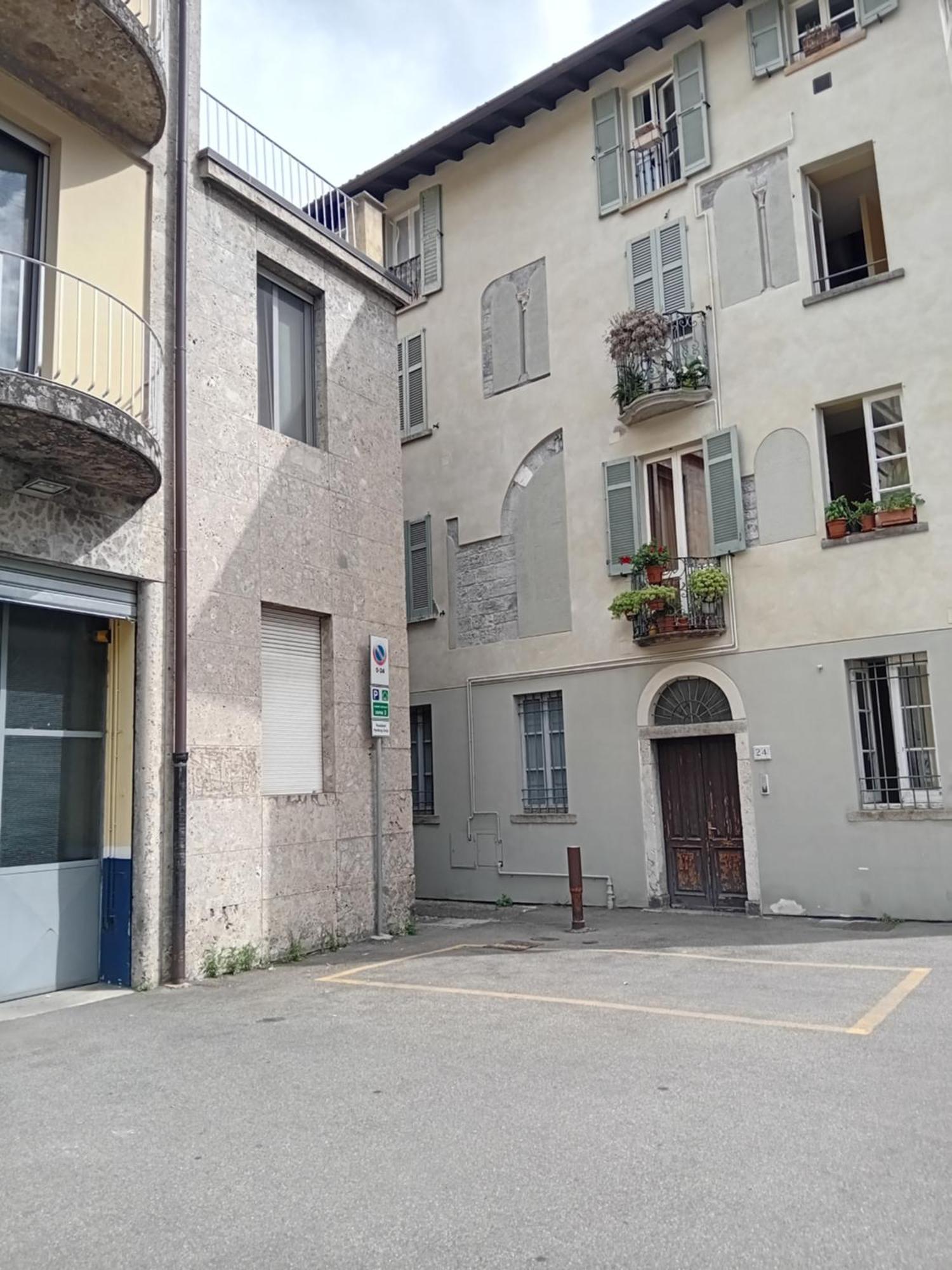 History Luxury Central Apartment By Revenue House Como Exterior foto