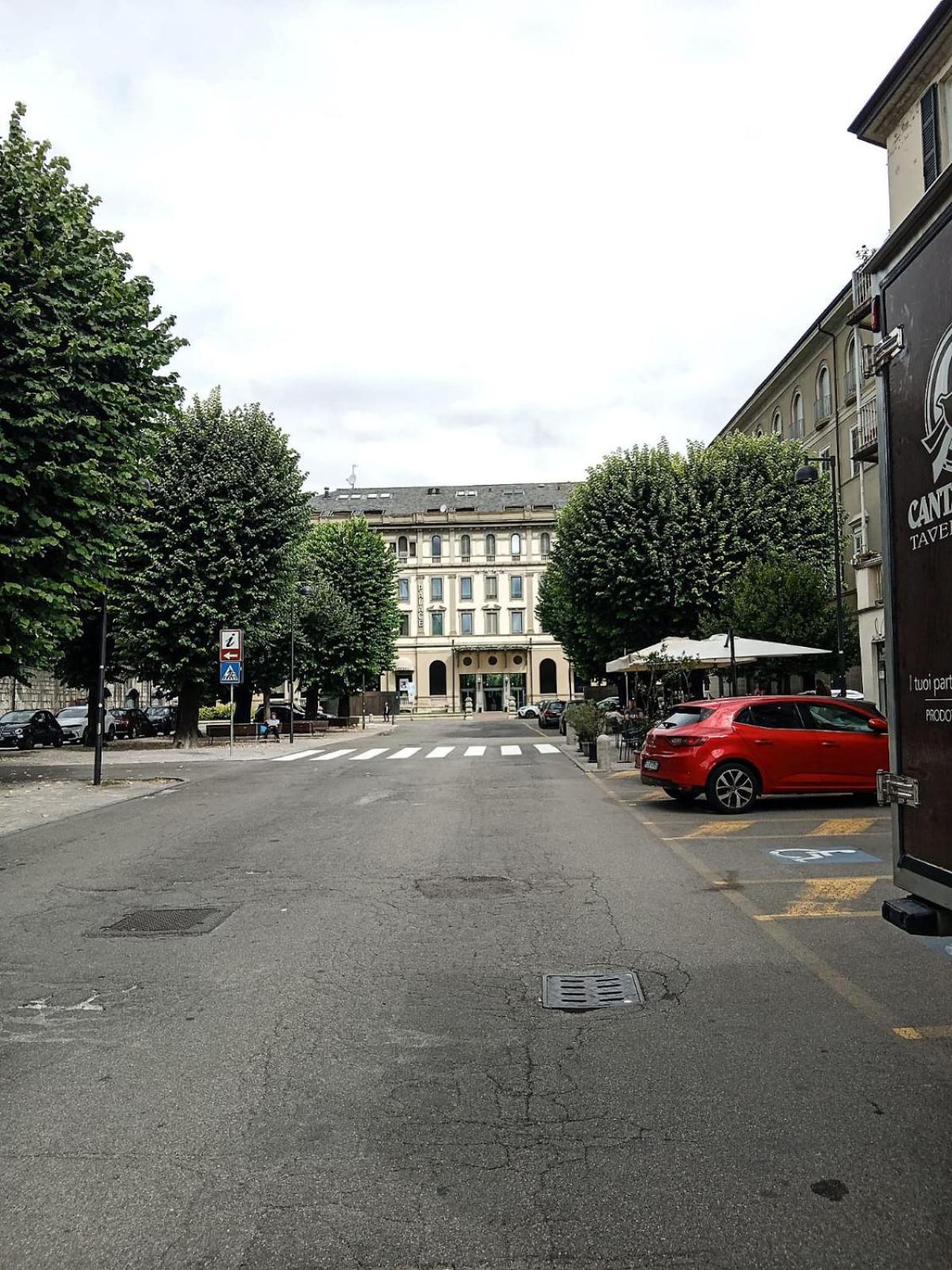 History Luxury Central Apartment By Revenue House Como Exterior foto