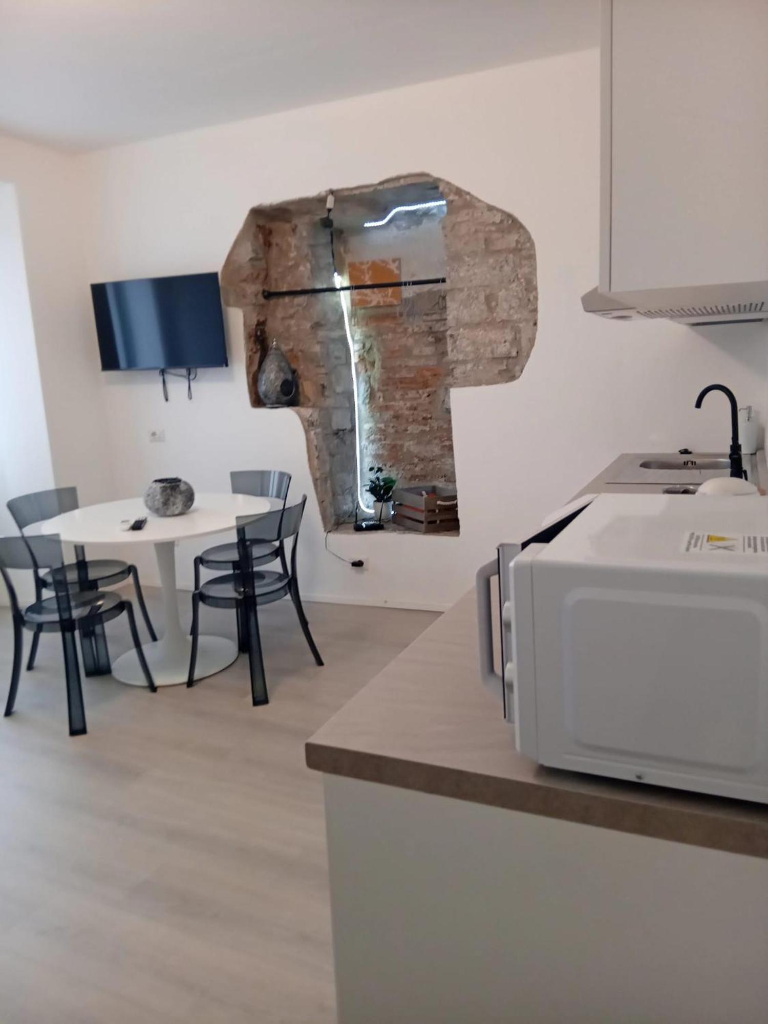 History Luxury Central Apartment By Revenue House Como Exterior foto